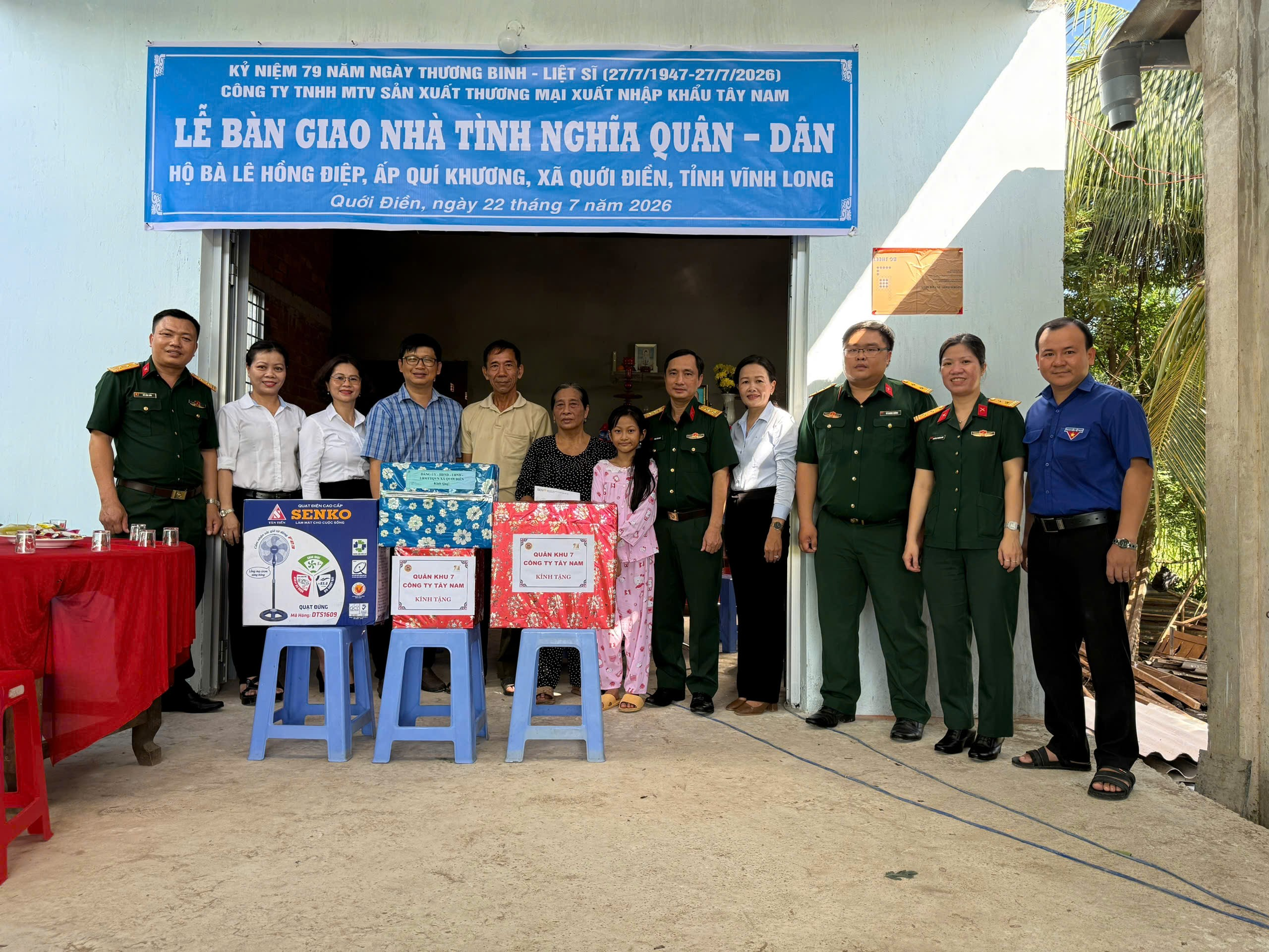 Xã Quới Điền tổ chức lễ bàn giao nhà tình nghĩa cho gia đình chính sách