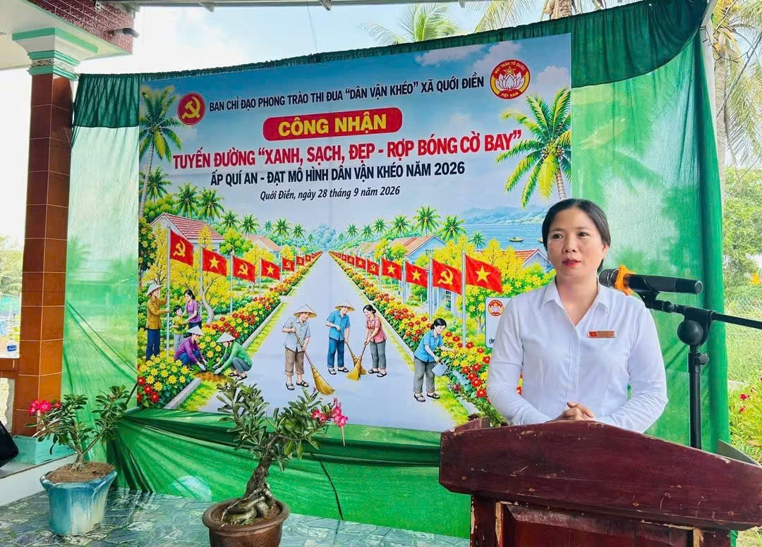 Quới Điền công nhận mô hình dân vận khéo 
“tuyến đường xanh, sạch, đẹp – rợp bóng cờ bay” 
tại ấp Quí An
